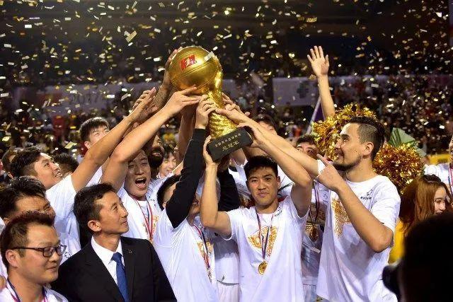 威少三双快船克太阳锁季后赛 鹈鹕重回西部第6